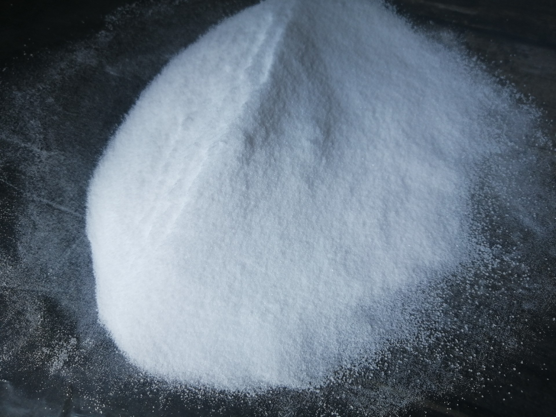 工業(yè)級元明粉和芒硝的區(qū)別是什么？